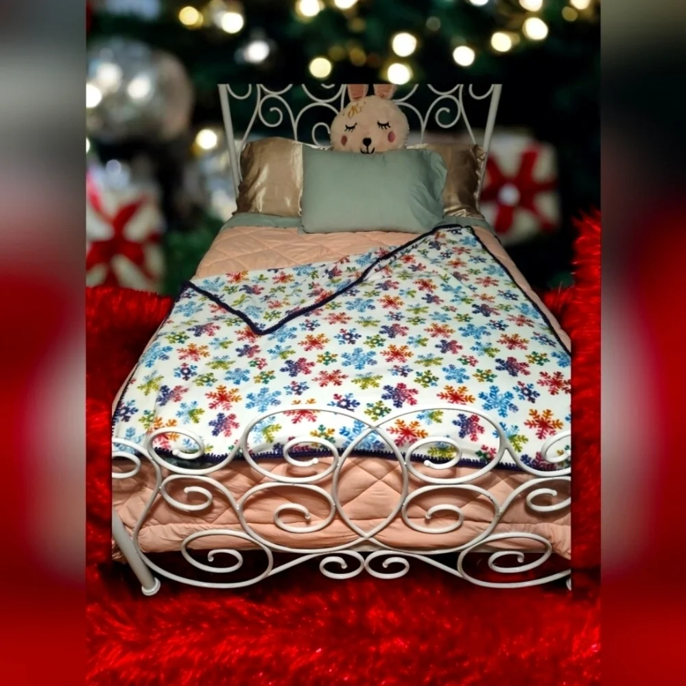 Hand-crocheted edged fleece blanket